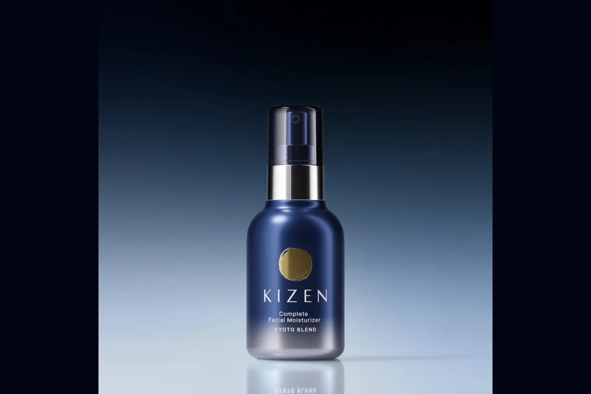 Navy KIZEN Complete Facial Moisturizer Kyoto Blend 100 ml pump bottle on a blue gradient